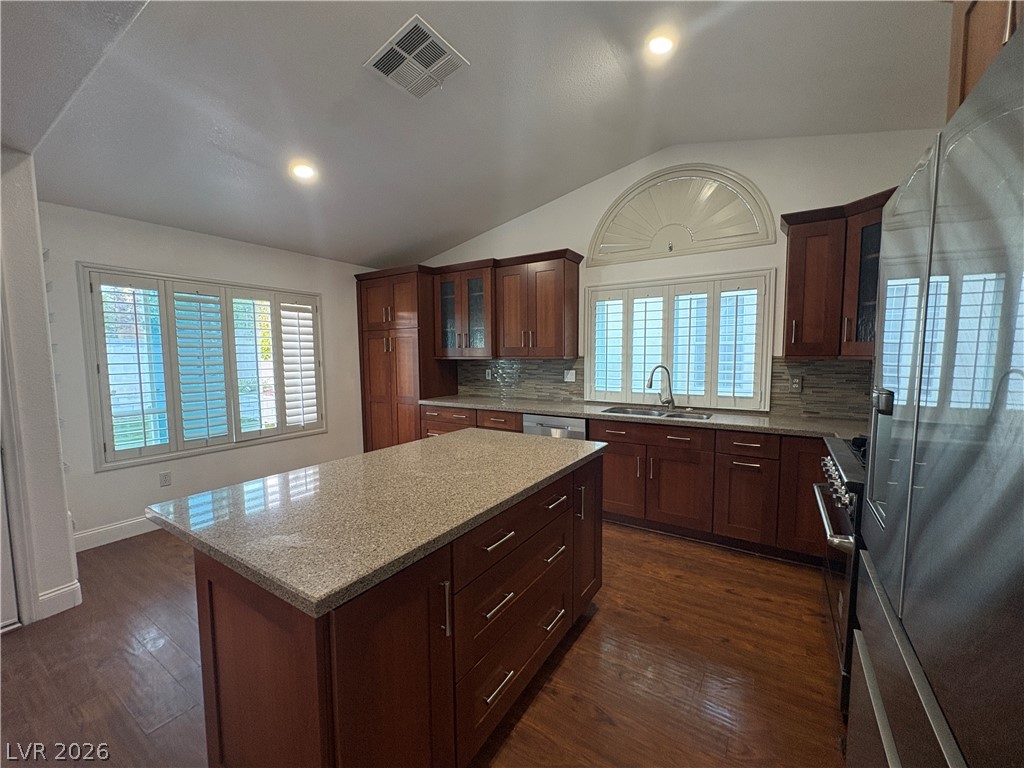531 Drift Stone Avenue Property Photo 2