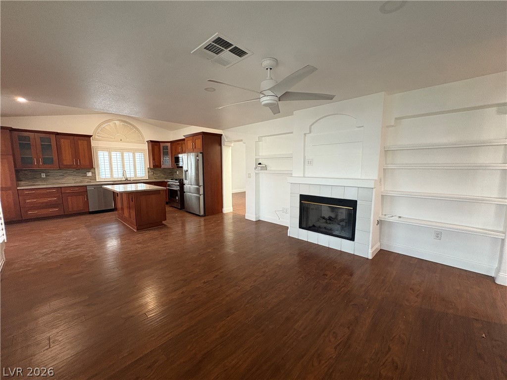 531 Drift Stone Avenue Property Photo 4