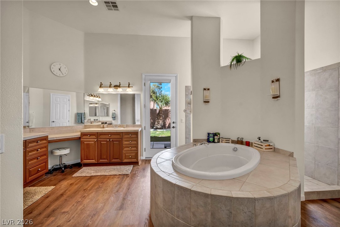 4528 Velvet Crest Lane Property Photo 14