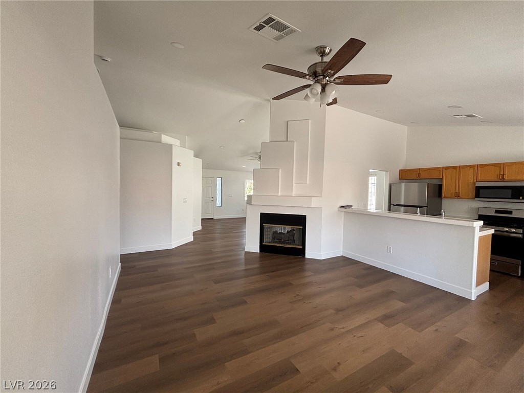 7717 White Grass Avenue Property Photo 3