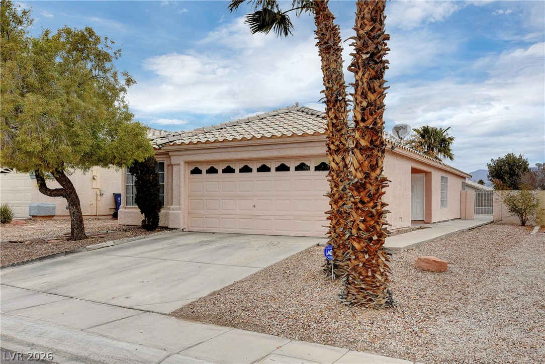1540 Gaber Property Photo 3