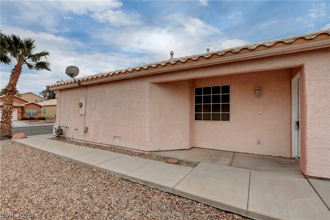 1540 Gaber Property Photo 4