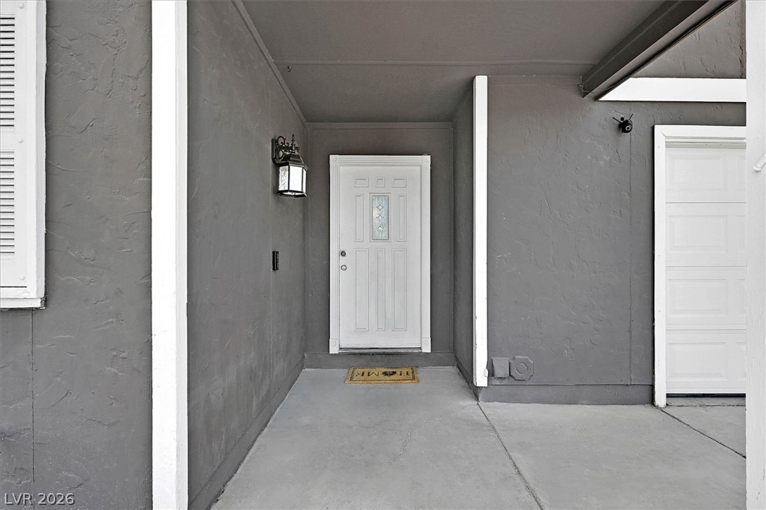 4301 El Esteban Way Property Photo 2