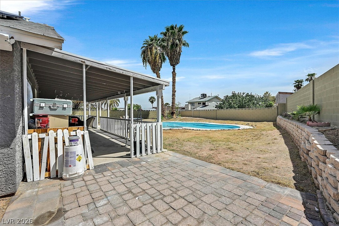 4301 El Esteban Way Property Photo 3