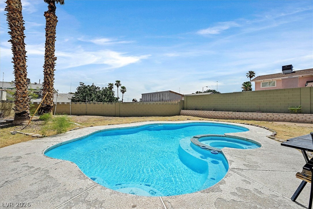 4301 El Esteban Way Property Photo 5