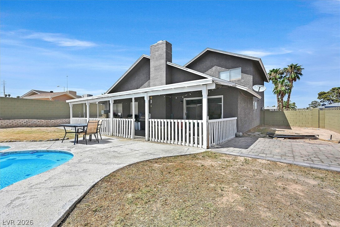 4301 El Esteban Way Property Photo 7