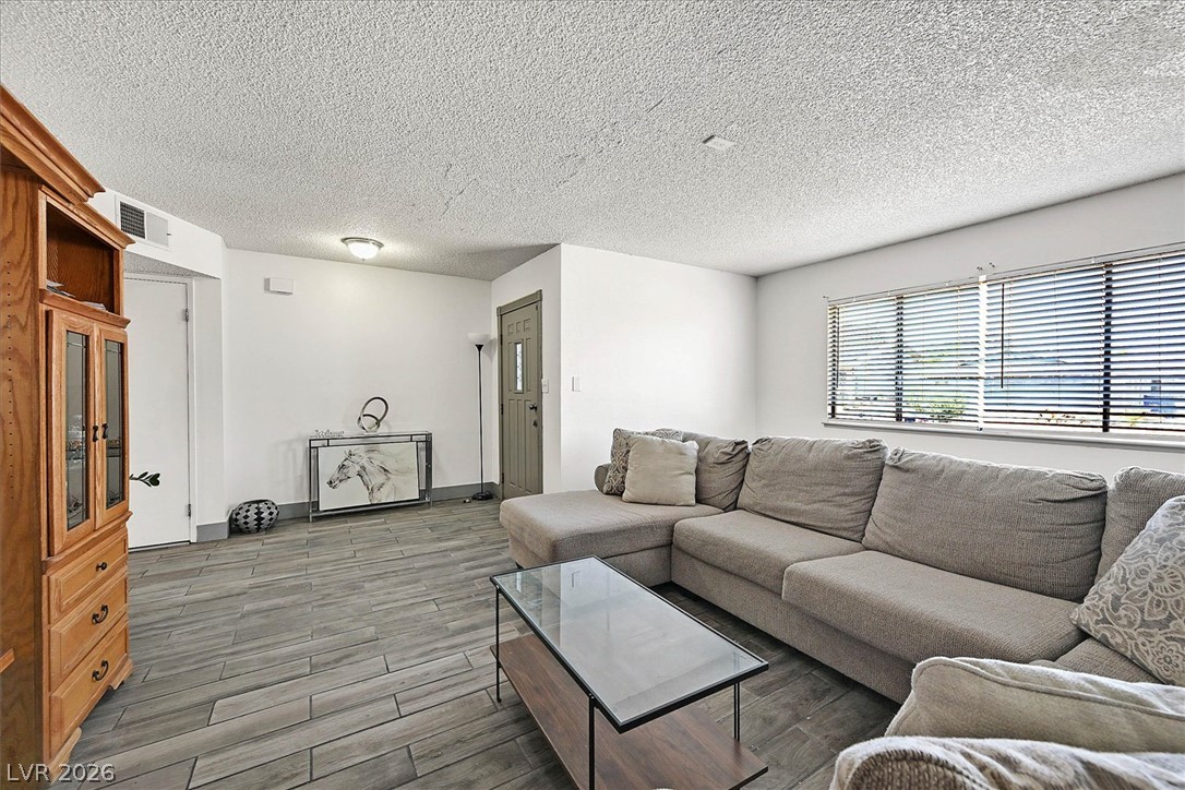4301 El Esteban Way Property Photo 12