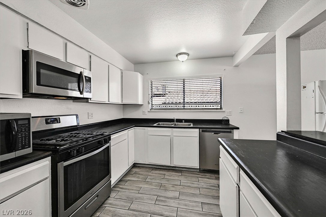 4301 El Esteban Way Property Photo 15