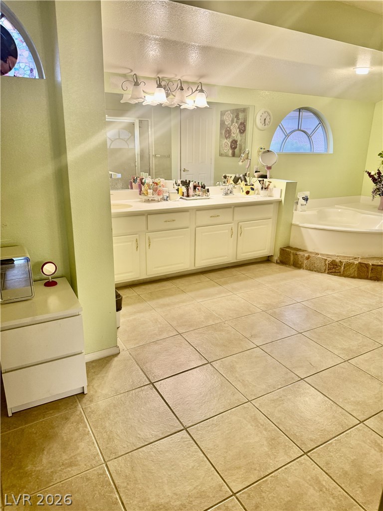 8609 West Gilmore Avenue Property Photo 20