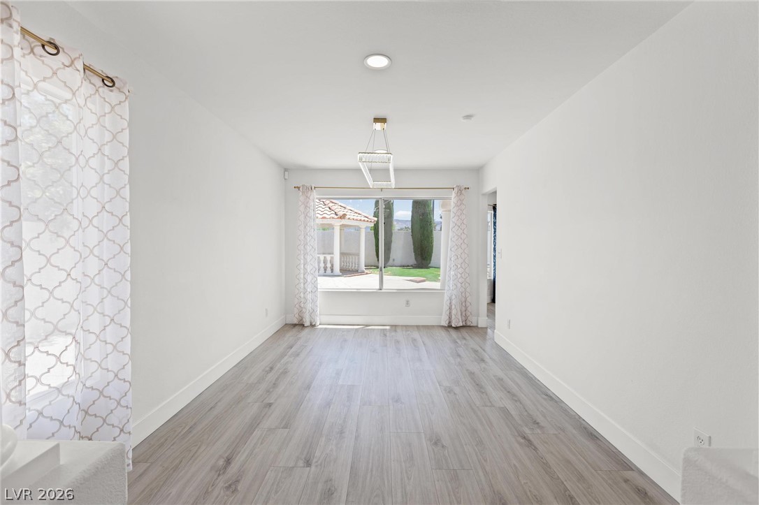 276 Helmsdale Drive Property Photo 18