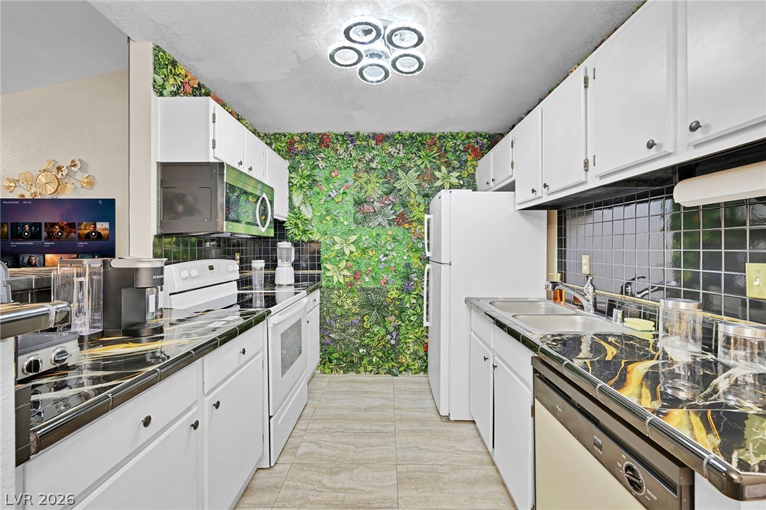 5131 Lindell Road 205 Property Photo 13