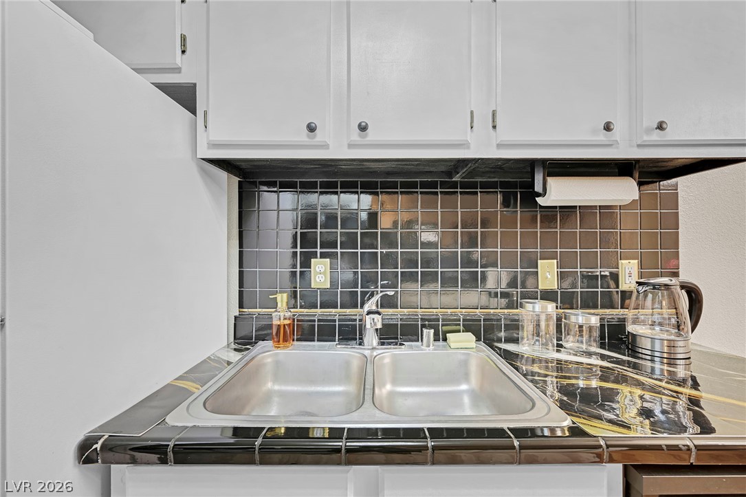 5131 Lindell Road 205 Property Photo 15