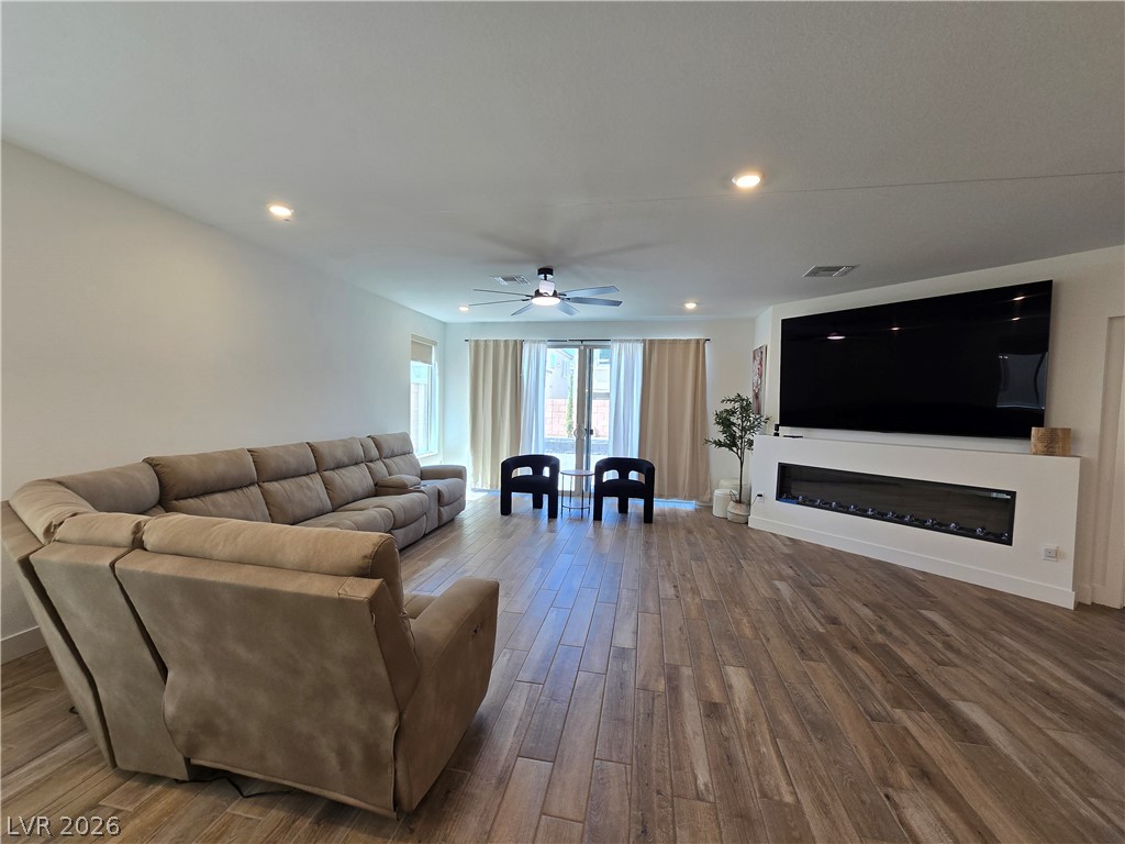 6366 Pipers Brook Lane Property Photo 8