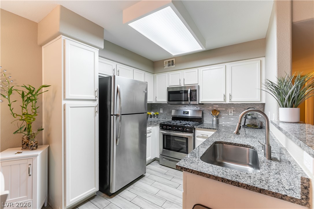 3174 Tarpon Drive 102 Property Photo 1