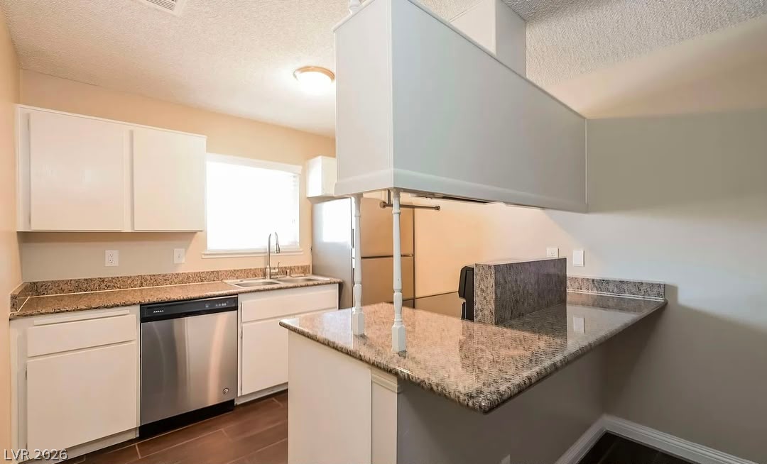 420 Chateau Drive Property Photo 2