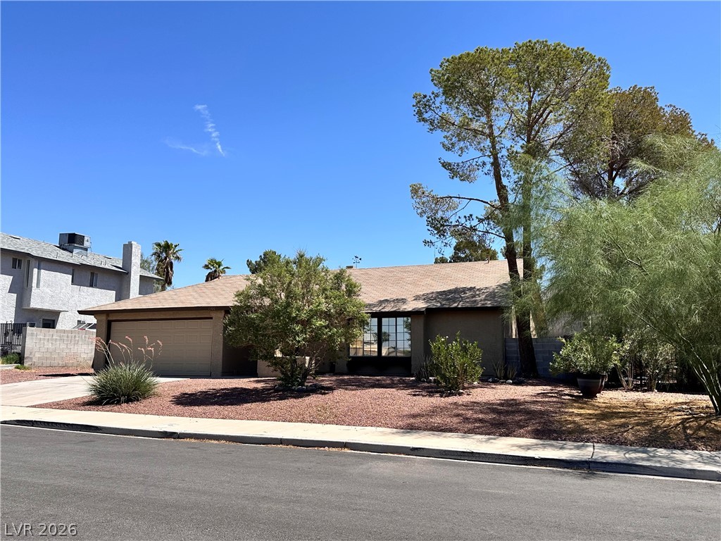 1700 Rolling Hills Drive Property Photo 1