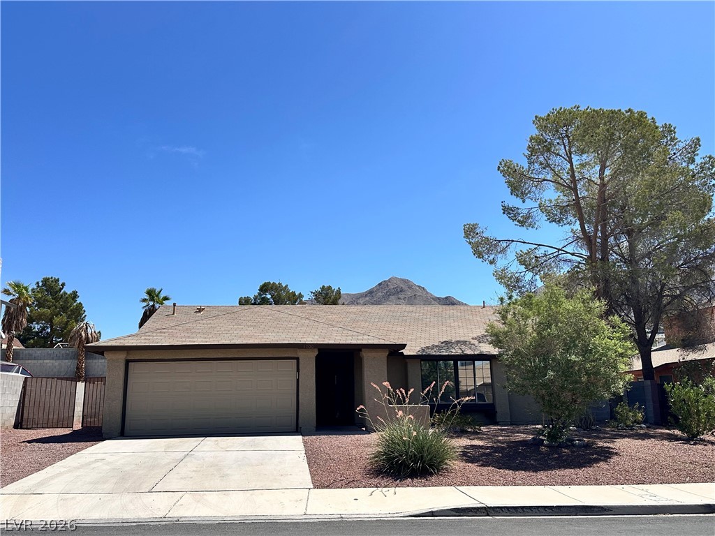 1700 Rolling Hills Drive Property Photo 2