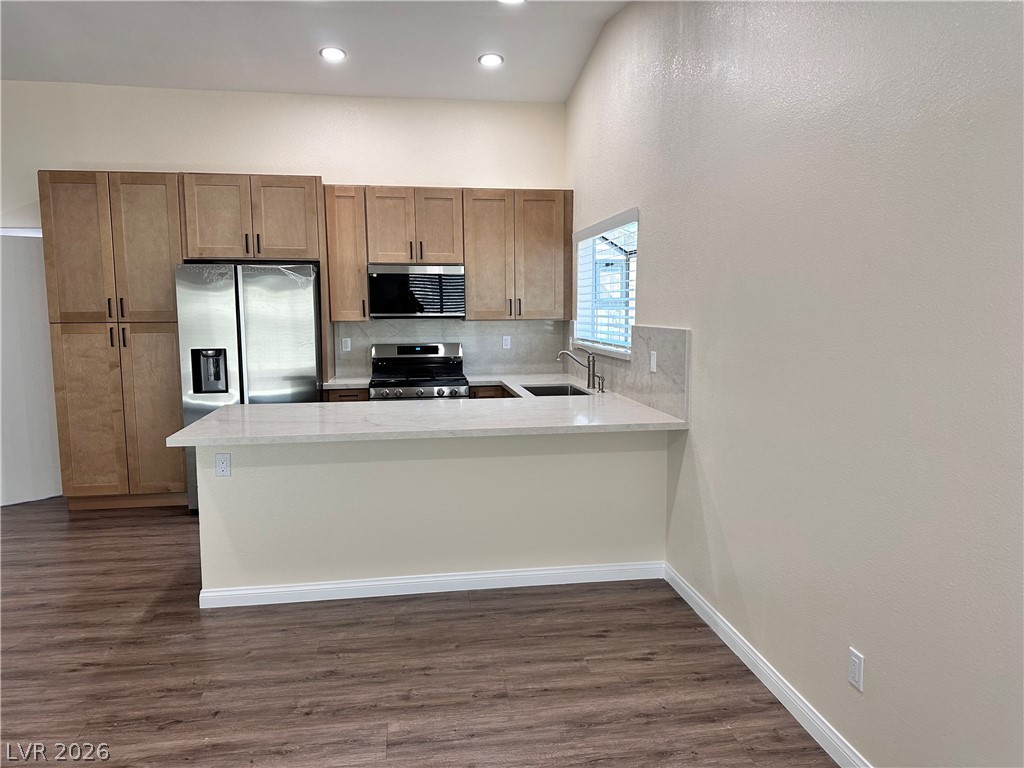 1700 Rolling Hills Drive Property Photo 9