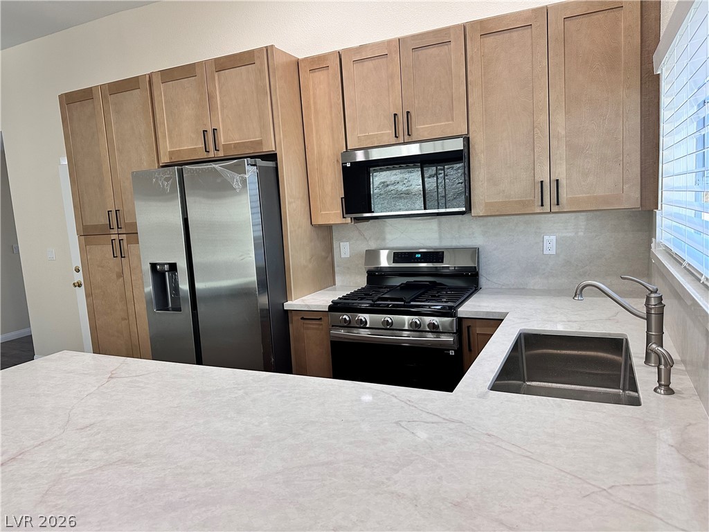 1700 Rolling Hills Drive Property Photo 14
