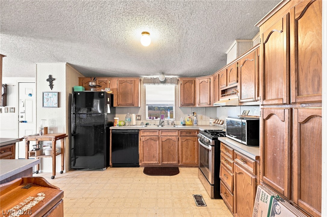 11710 West Ford Avenue Property Photo 18