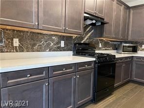 1546 Bryce Canyon Street Property Photo 3
