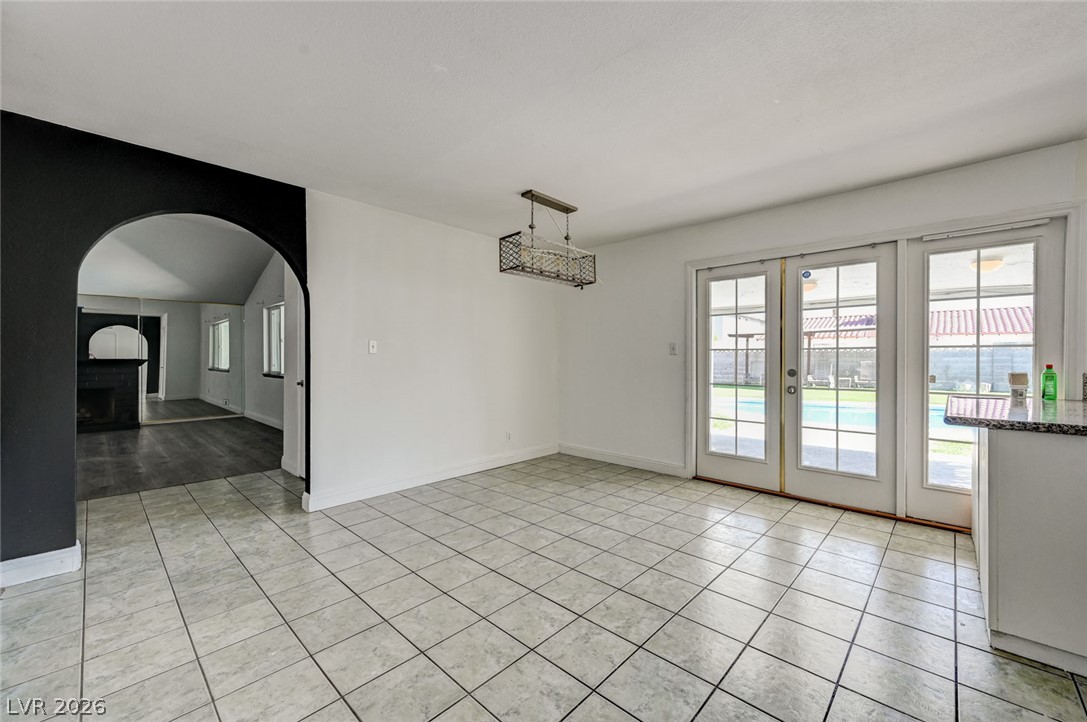 3933 Manford Circle Property Photo 14
