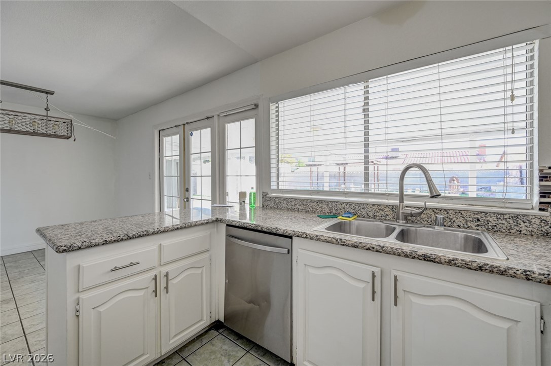 3933 Manford Circle Property Photo 17