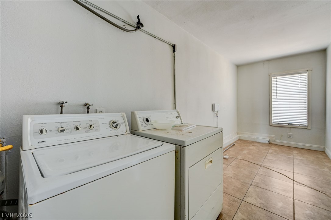 3933 Manford Circle Property Photo 25