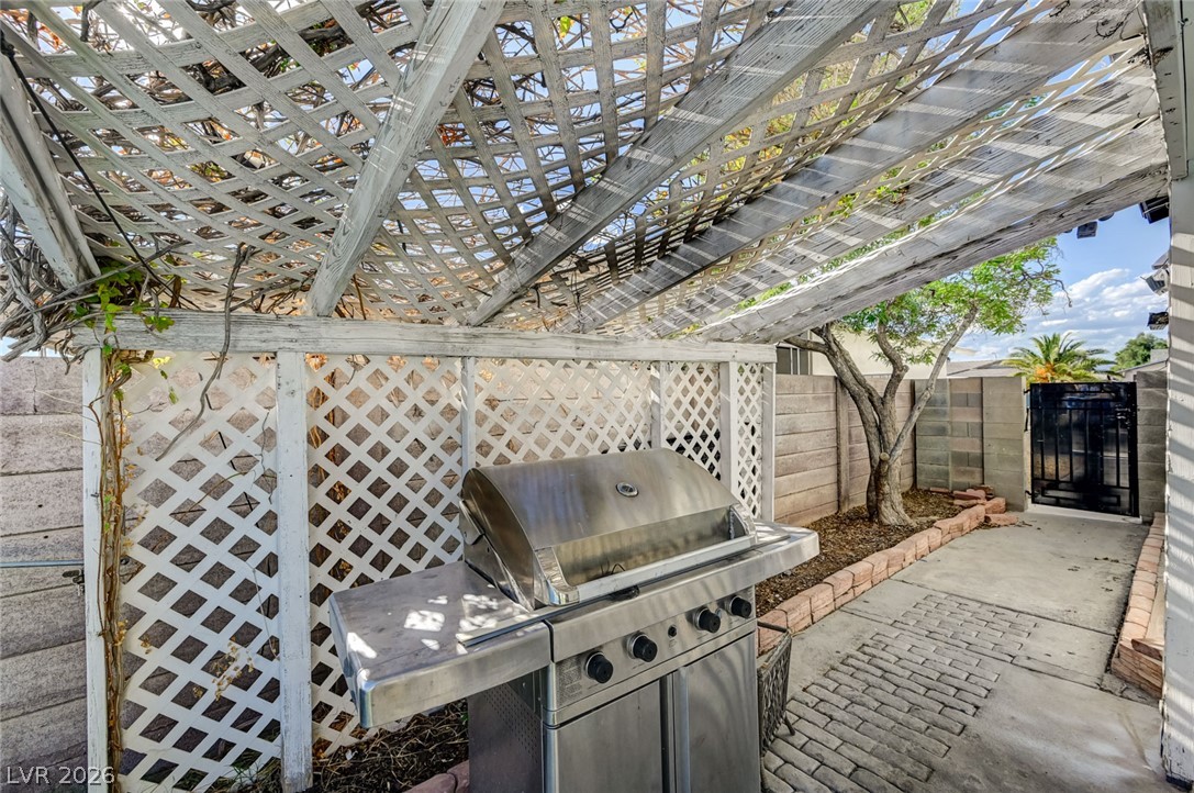 3933 Manford Circle Property Photo 47