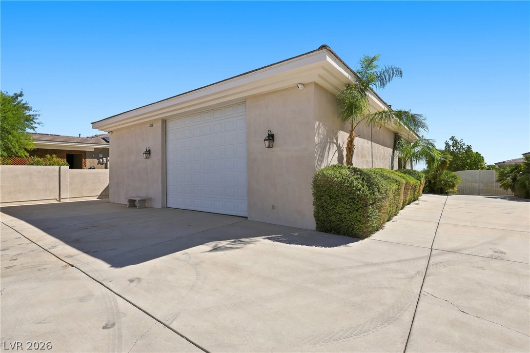 6940 North Jensen Street Property Photo 5