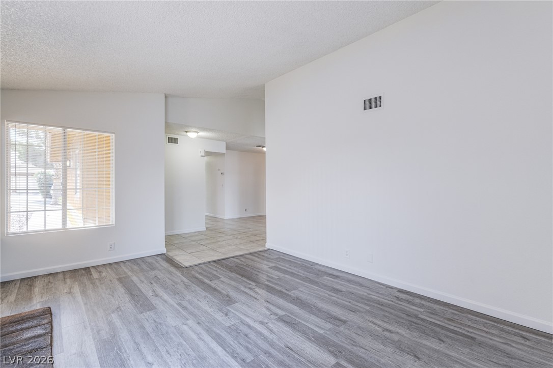 3821 Summer Breeze Circle Property Photo 5