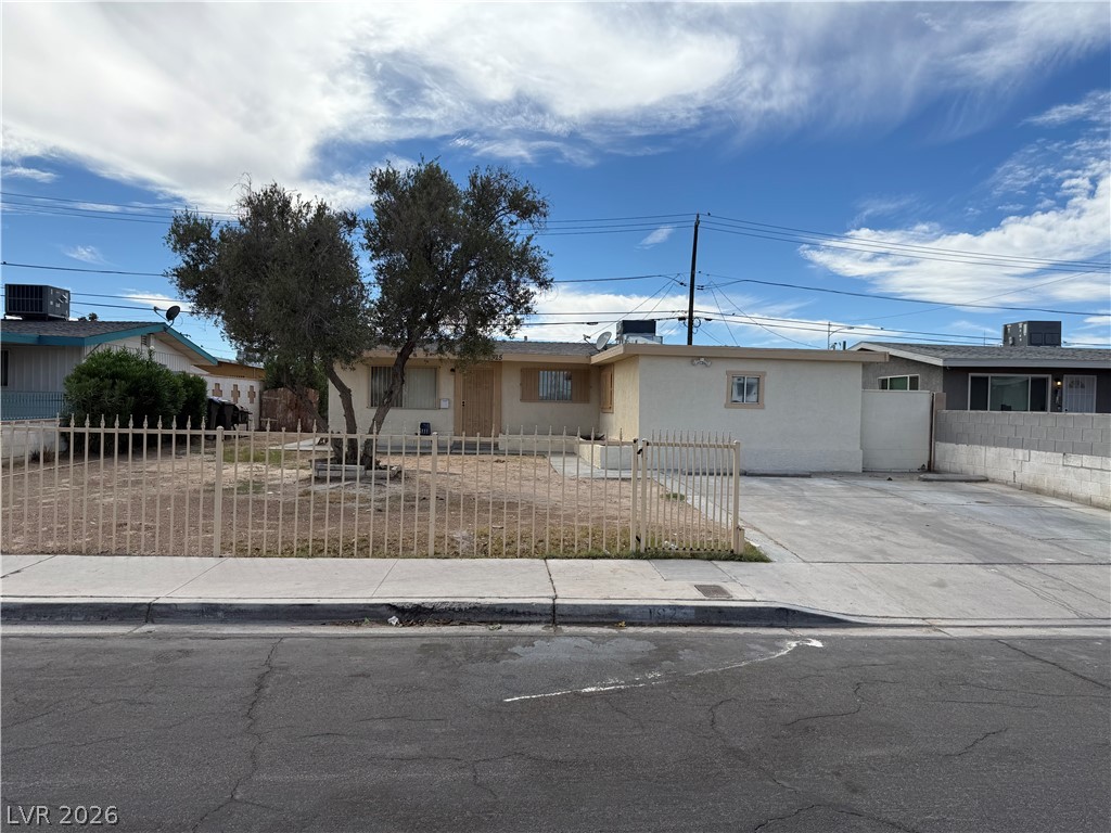 1925 Walker Street Property Photo 1