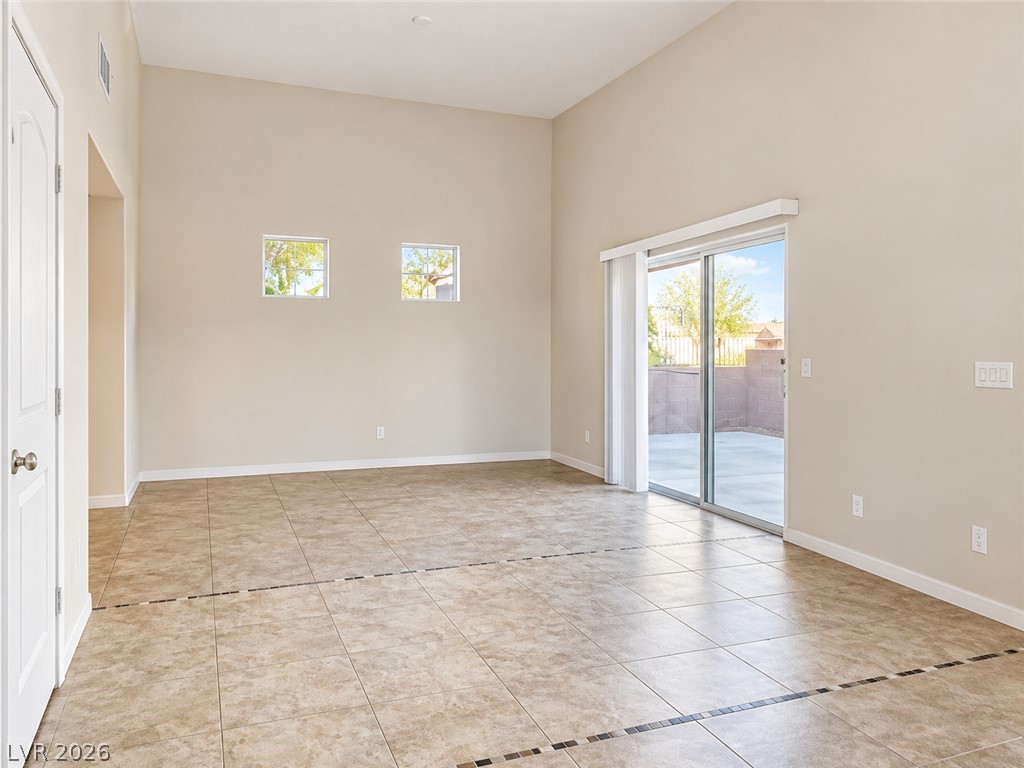 10516 Allthorn Avenue Property Photo 5