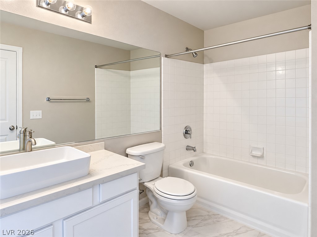 10516 Allthorn Avenue Property Photo 8