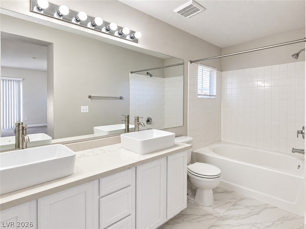 10516 Allthorn Avenue Property Photo 9