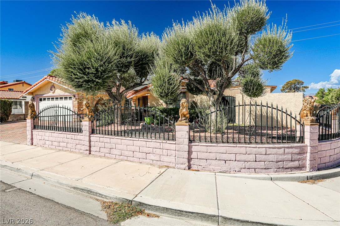 3811 Leisure Lane Property Photo 2