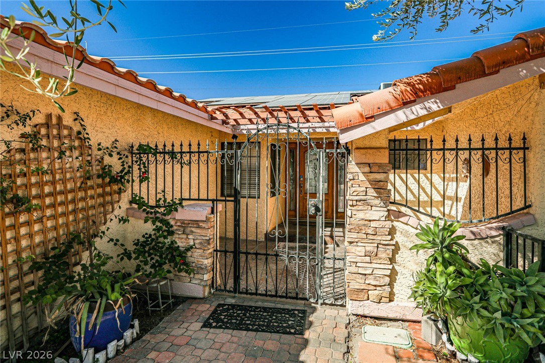 3811 Leisure Lane Property Photo 4