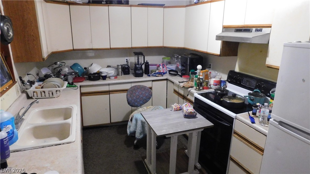 4316 Las Lomas Avenue Property Photo 5