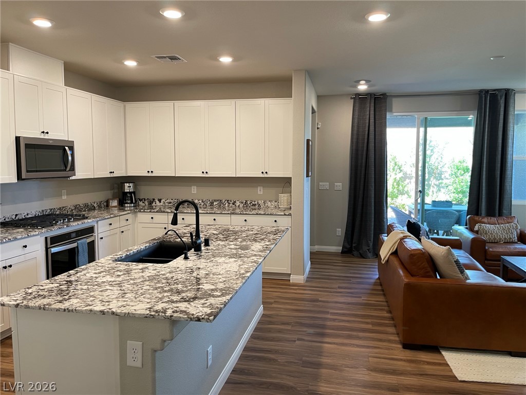 9570 Glasgow Ridge Court Property Photo 7
