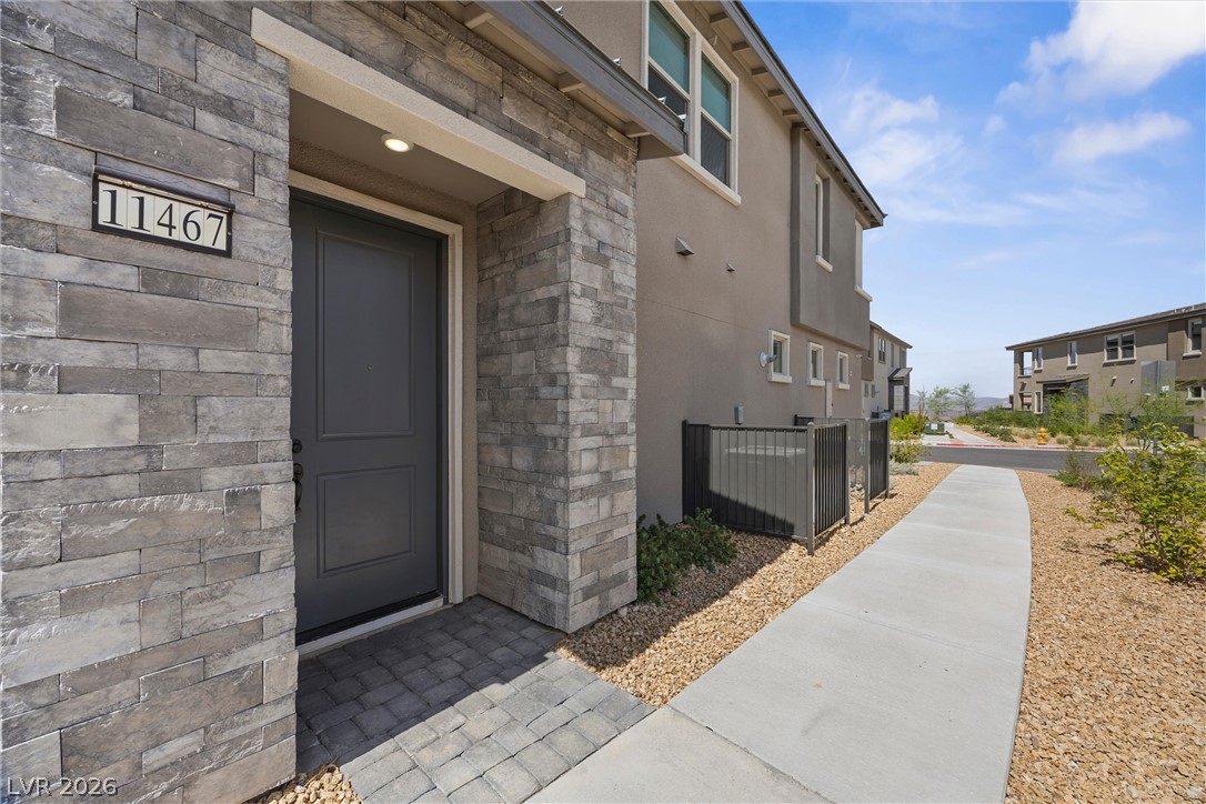 11467 Contour Avenue Property Photo 4