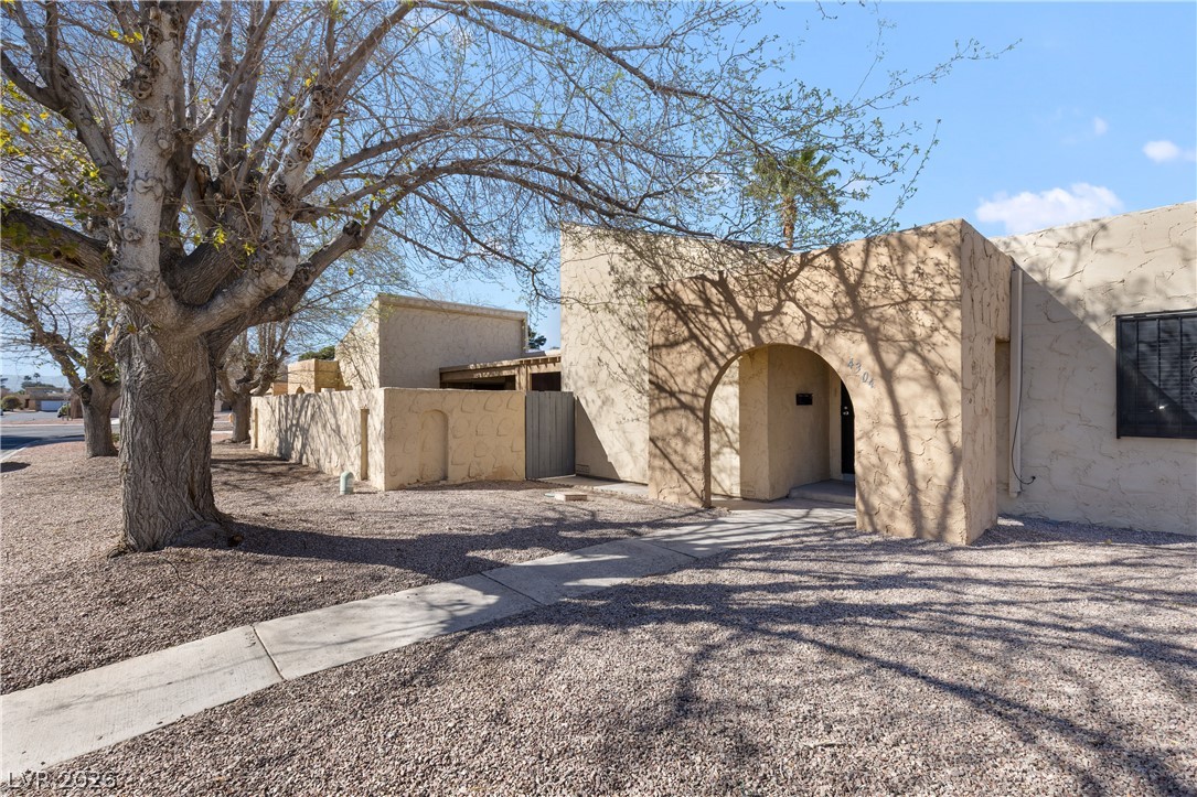 4304 Devlin Green Court Property Photo 4