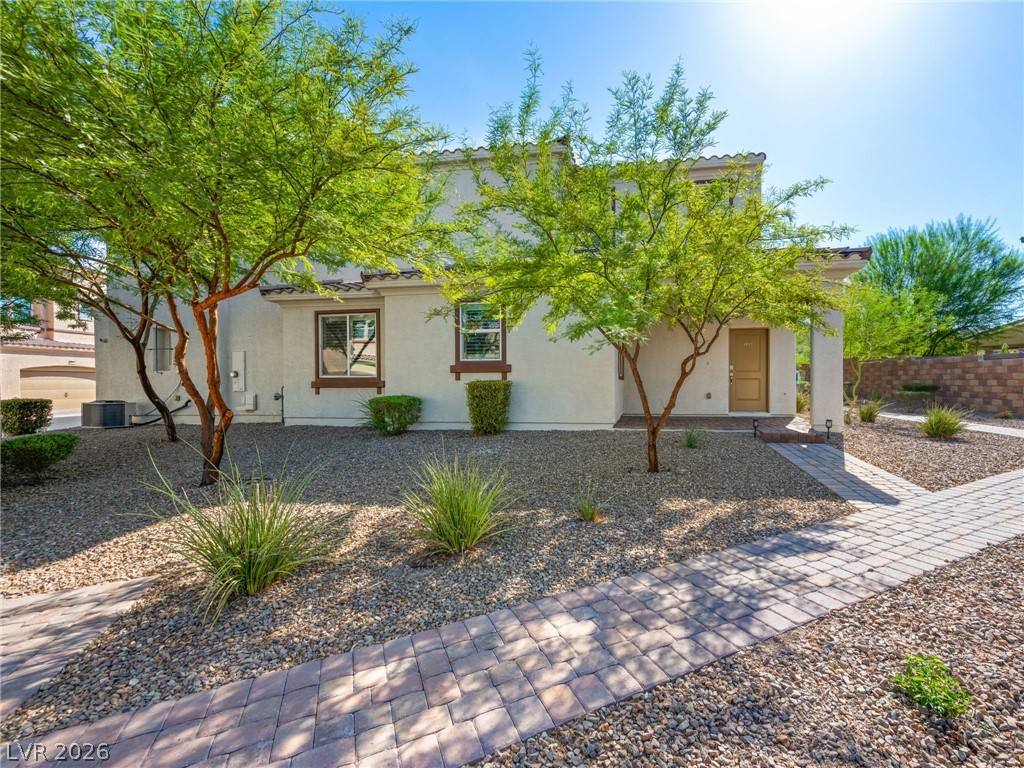 1012 Via Lombardi Avenue Property Photo 8