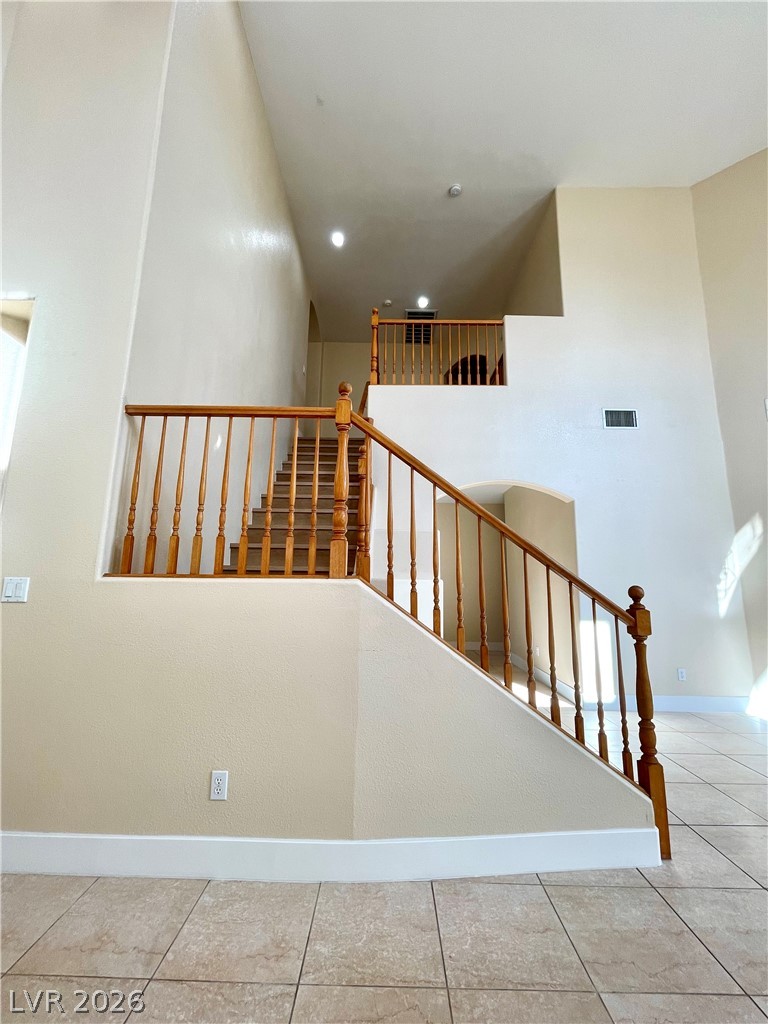 5136 Masotta Avenue Property Photo 8