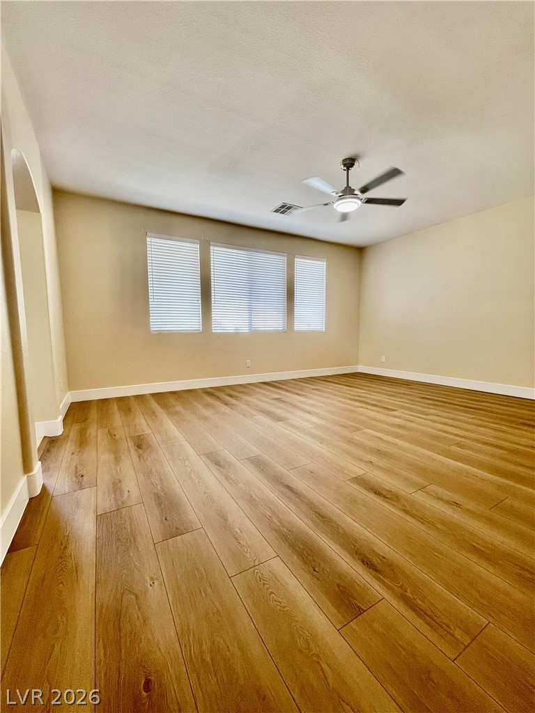 5136 Masotta Avenue Property Photo 10