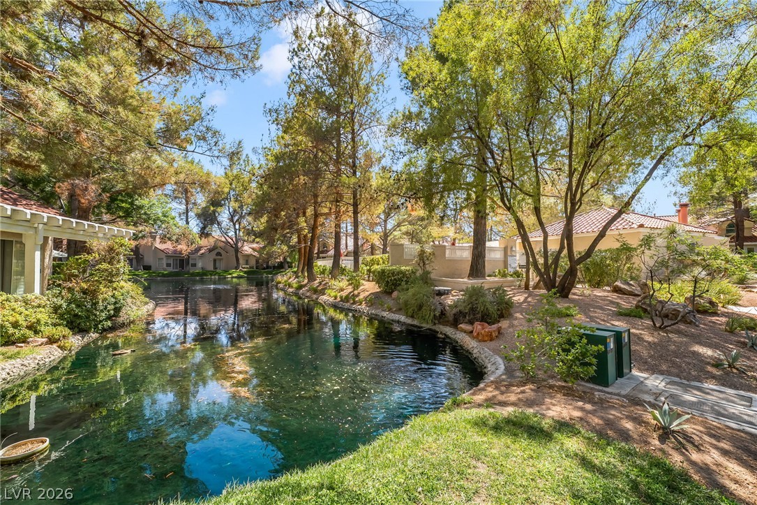 6986 Emerald Springs Lane
