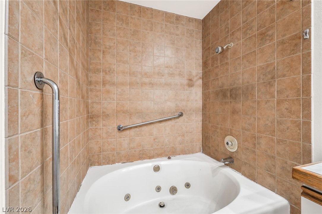 6986 Emerald Springs Lane Property Photo 25