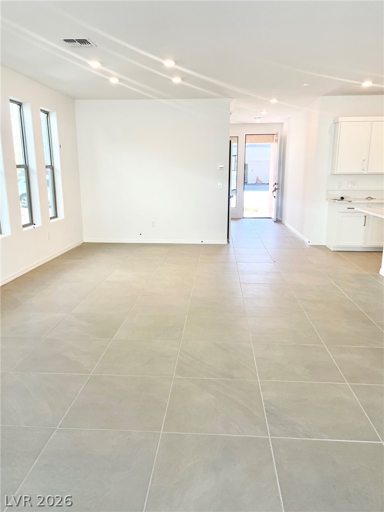632 Stone Hammer Avenue Property Photo 4