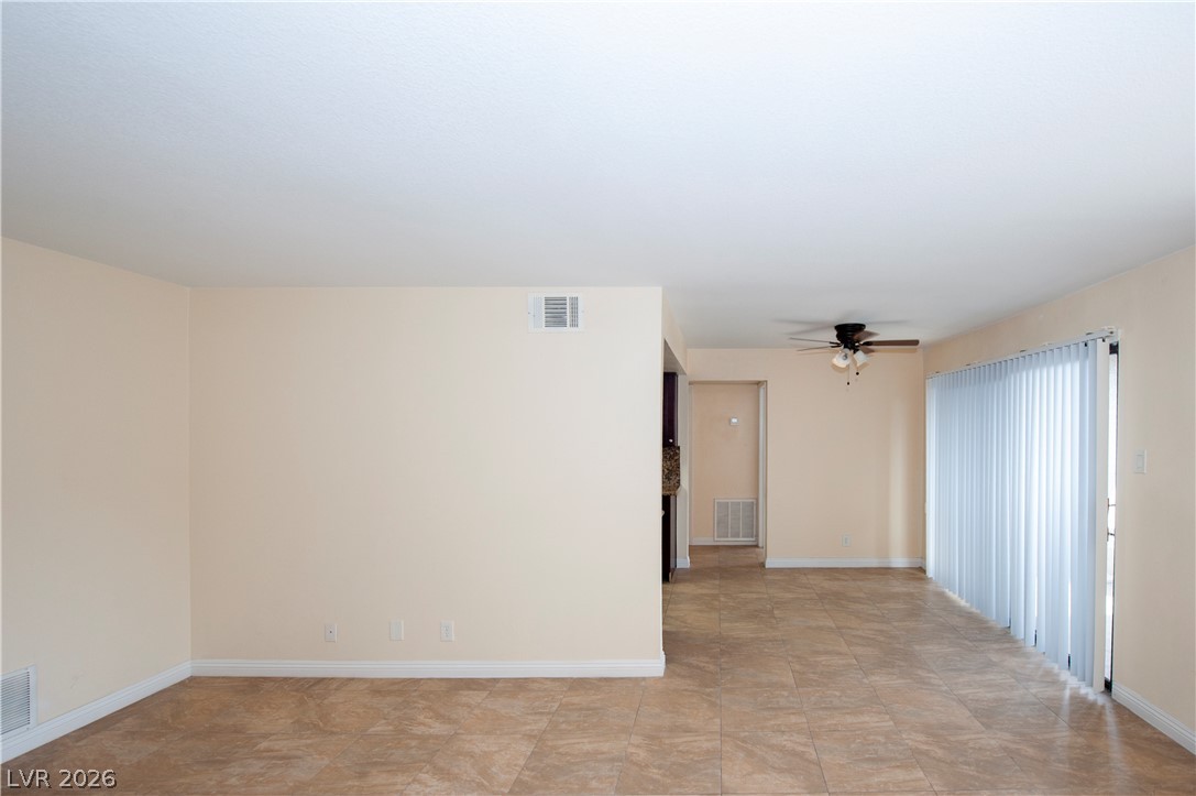 4391 Gannet Circle 11 Property Photo 4
