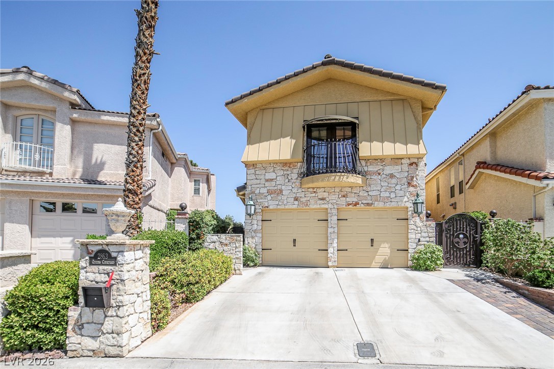 2863 Queens Courtyard Drive Property Photo 14
