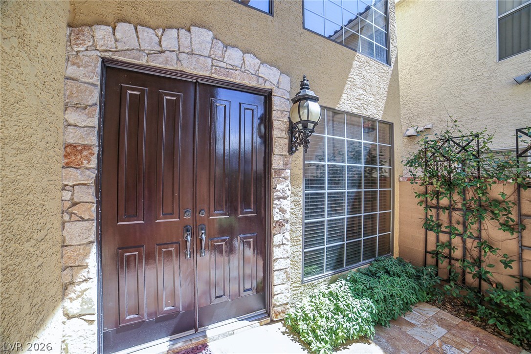 2863 Queens Courtyard Drive Property Photo 16